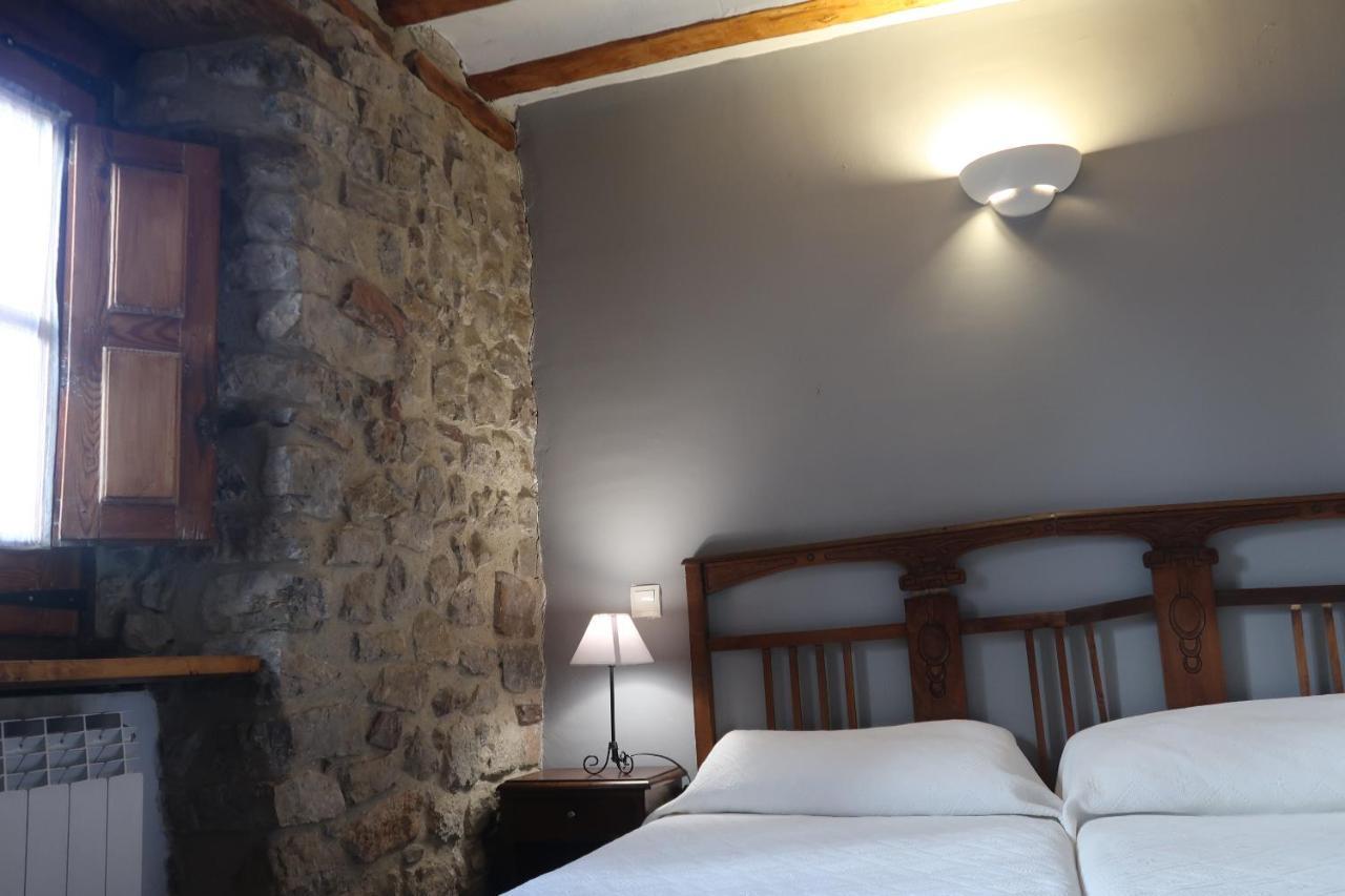 Hotel Casa Barria à Pradoluengo Extérieur photo